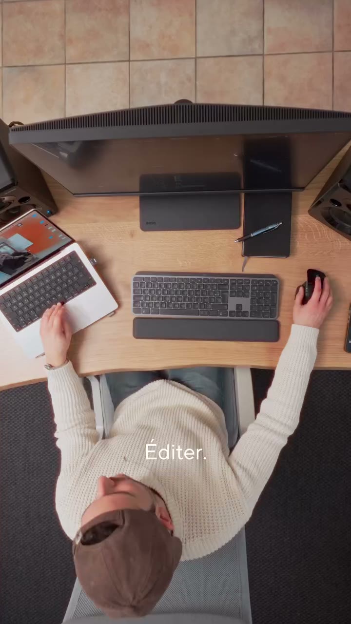 Un poste de montage vu d’en haut